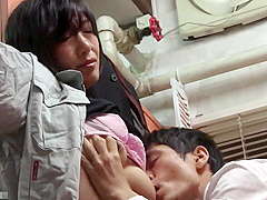 04A0324-Attacks a mature woman while cleaning the toilet and makes her give a blowjob