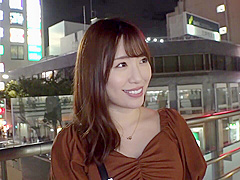 300maan-498　旦那さんが帰って来る時間になったので大急ぎで着替えて帰宅しました！