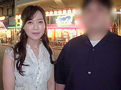 綺麗なお姉さんが彼の前で他の男とキスやおもちゃ攻めされる寝取られエッチ